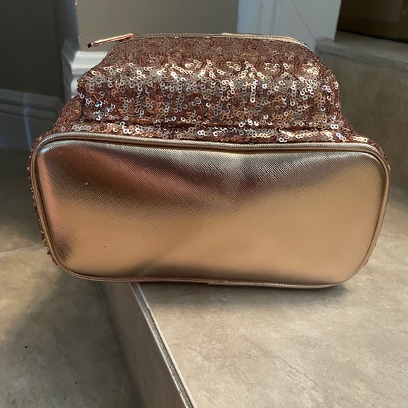 Disney Loungefly Mini Backpack Sequin Minnie Mouse w/ Crown - Picture 7 of 7